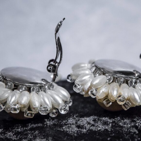 PRETTY Vintage Faux Pearl and Clear Beads Cluster Style Earrings CLIP ON - Picture 6 of 13